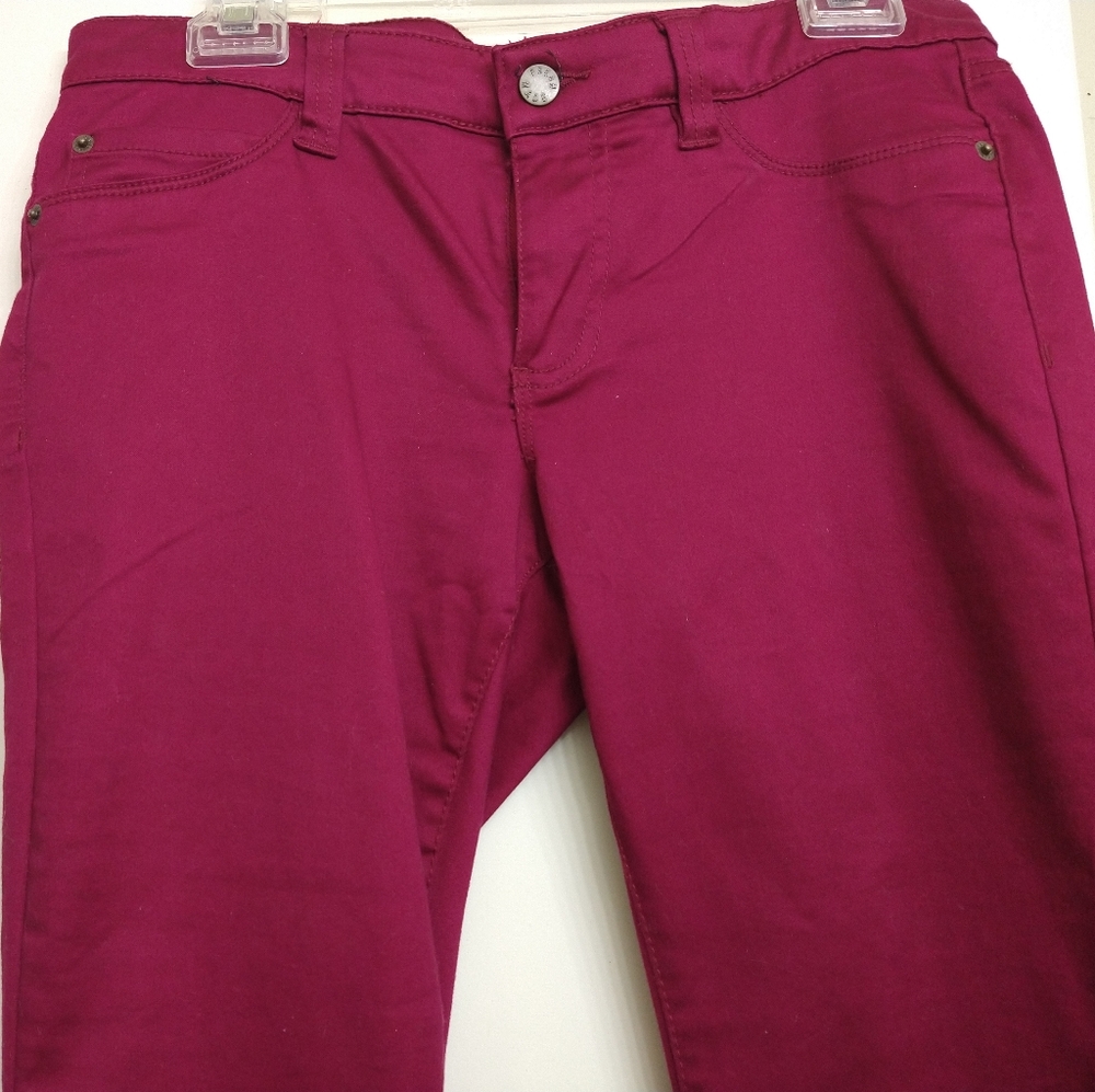 Ladies Pre-owned Capris Pants. Good condition.